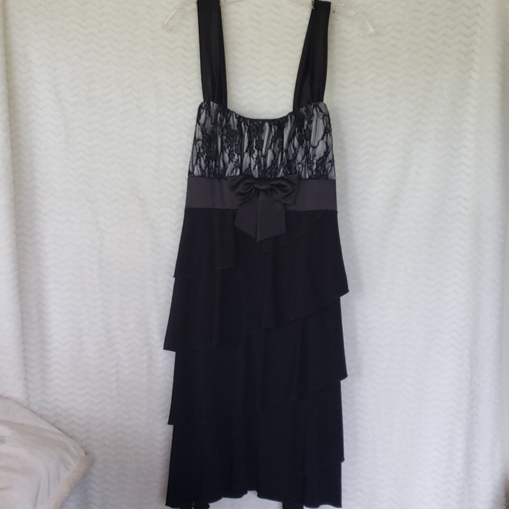 Deb blk/wht dress with lace top and ruffles